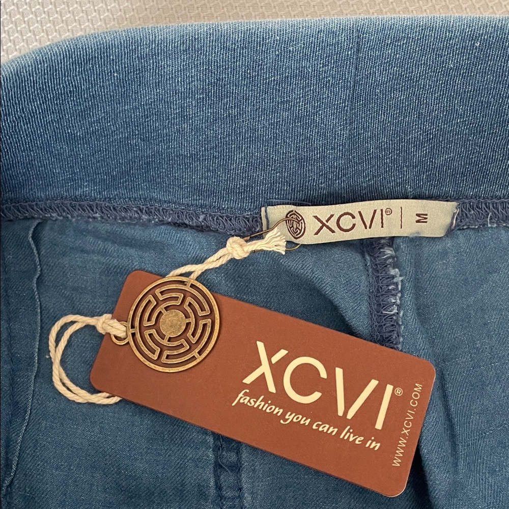 New XCVI Themia Twill Indigo Blue and White Ombre Bermuda Shorts Size Medium - Picture 6 of 11